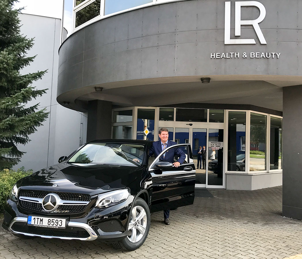 LR Mercedes